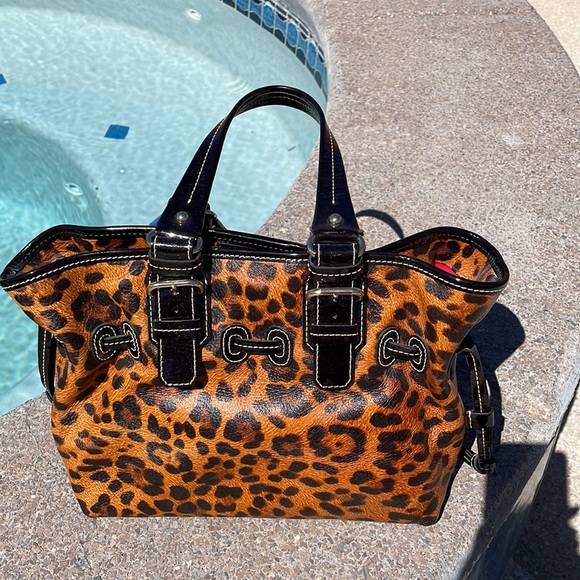 Dooney & Bourke gently used handbag
